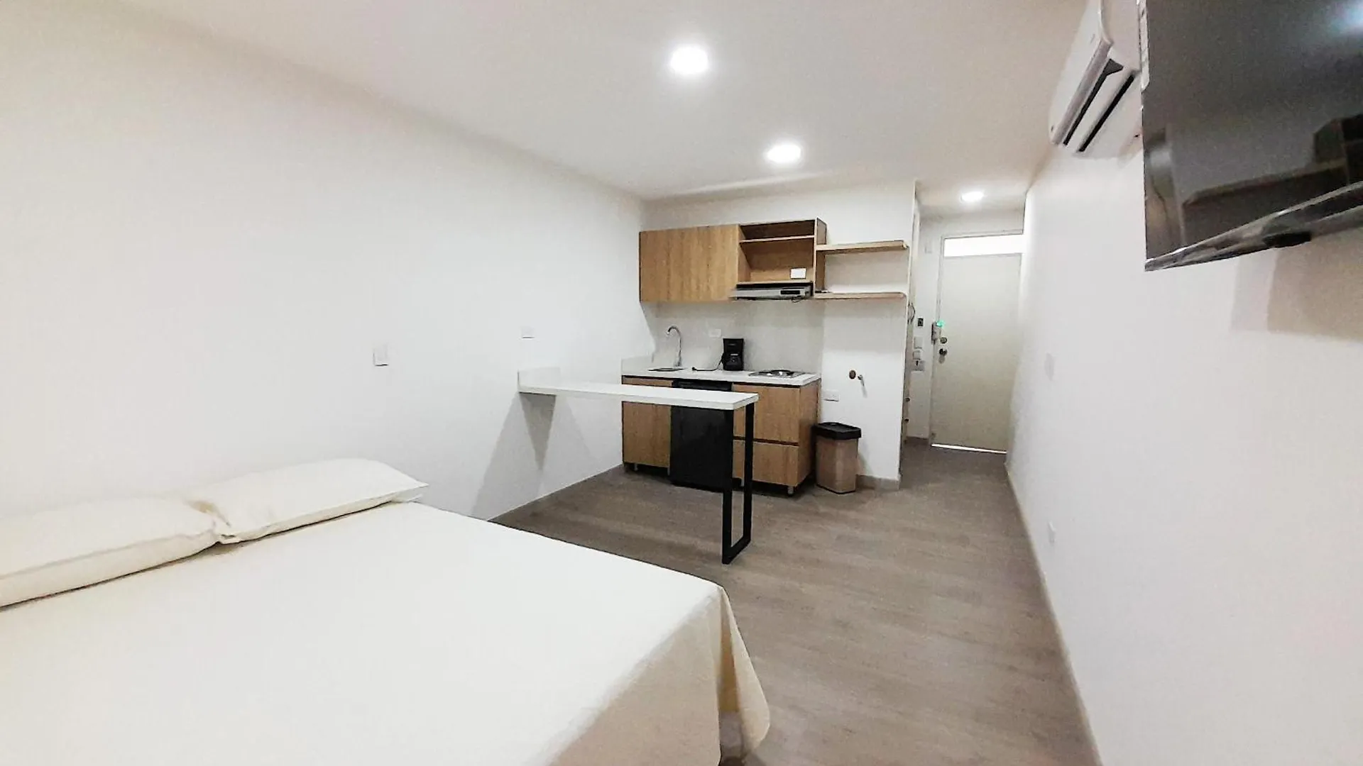 Medellin Comodos Apartaestudios