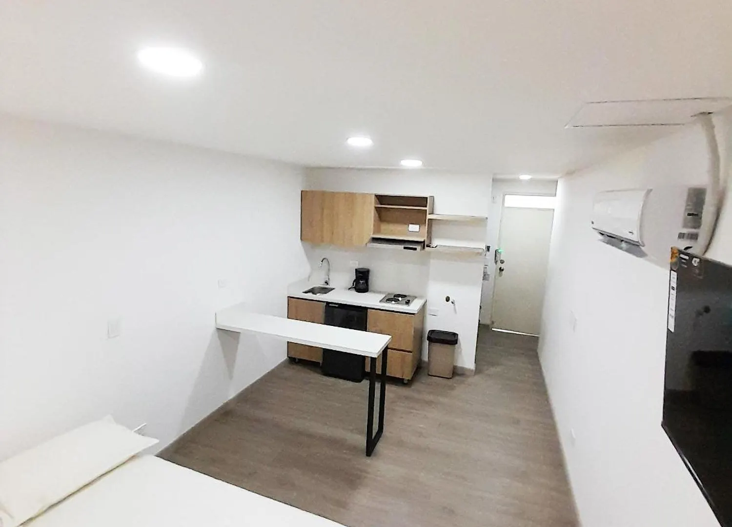 Medellin Comodos Apartaestudios