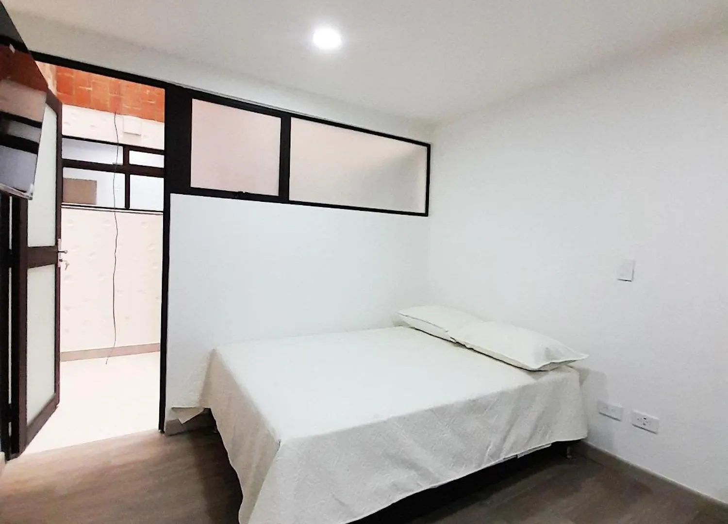 Medellin Comodos Apartaestudios 0*,  Colombia